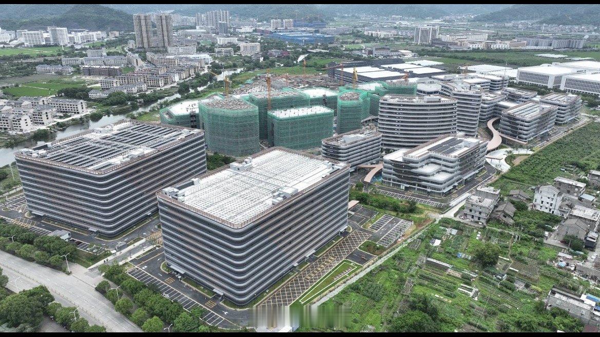 台州温岭芯地标撬动产业新变革近日，总投资约9.1亿元的温岭创新产业园区完成规划验