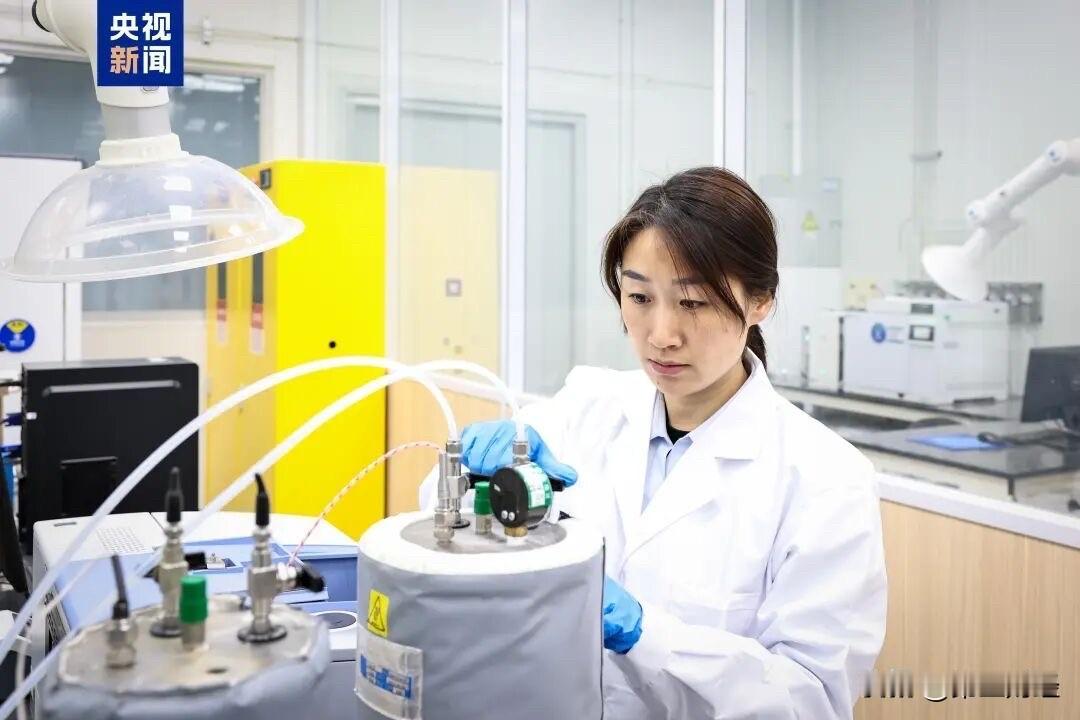 中国“纯硅”成功突破！
丰度超99.99%的硅-28实现自主量产

中核集团首次