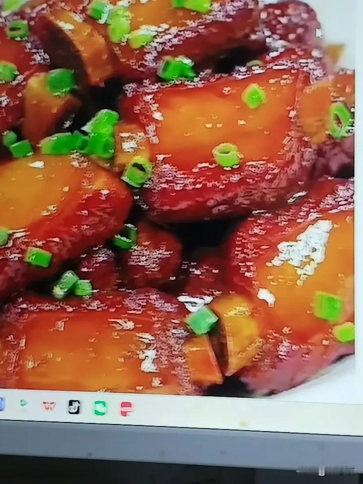 红烧排骨，那可是餐桌上的经典硬菜。我做红烧排骨可有一套。先选 500 克猪肋排，