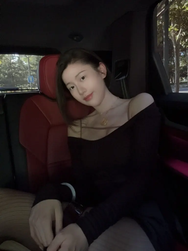 浑身是刺，不惹我，扎不到你[微笑R]