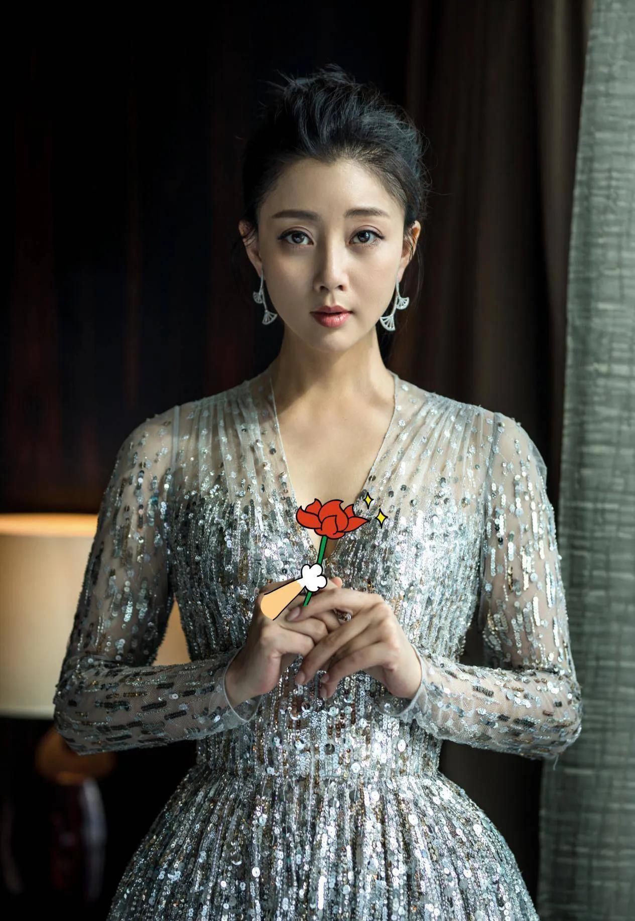 演员，殷桃说，我结过一次婚，那次婚姻维持了一年多，我们谈了两年多的恋爱，我们都是