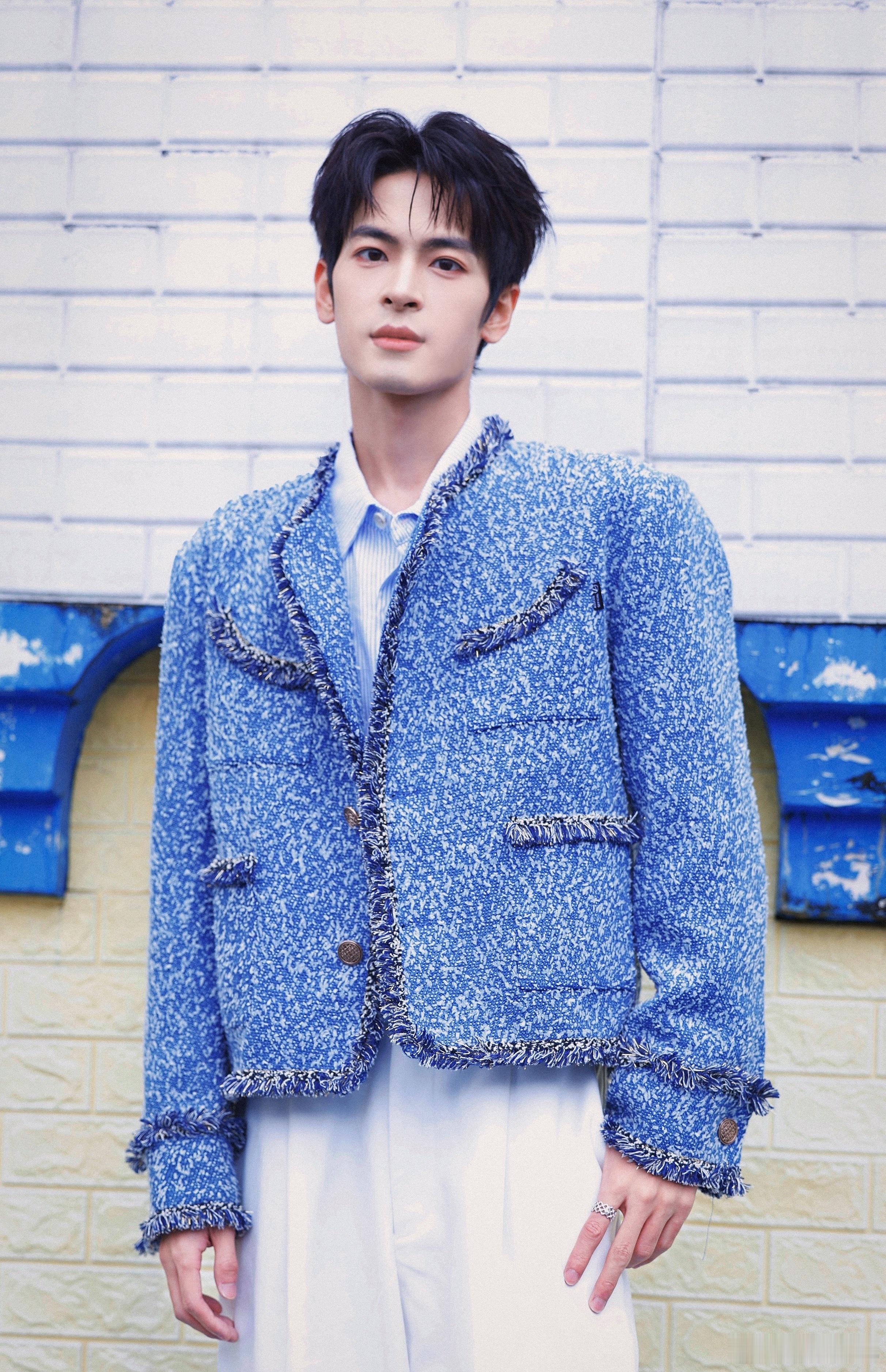 笑语相伴，珍藏这份遇见。欢娱影视演员今日出席重庆线下活动。 ​​​