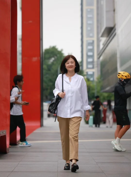 40+：是落落大方的好看