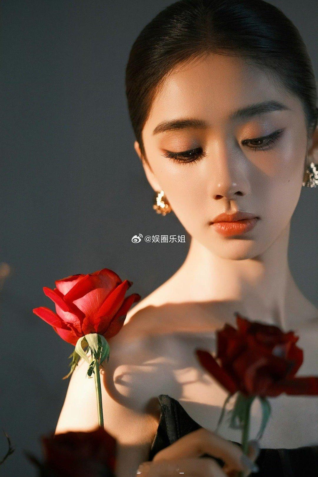 王影璐 没抢座位实话实说，如果她有抢的心思早就不止现在的咖位了，她一直就是不争不