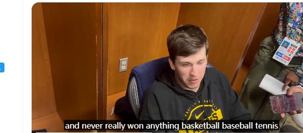 当被问到湖人九连胜的感觉，小里弗斯动情地说：“小时候，我从来没有赢过什么。我哥哥