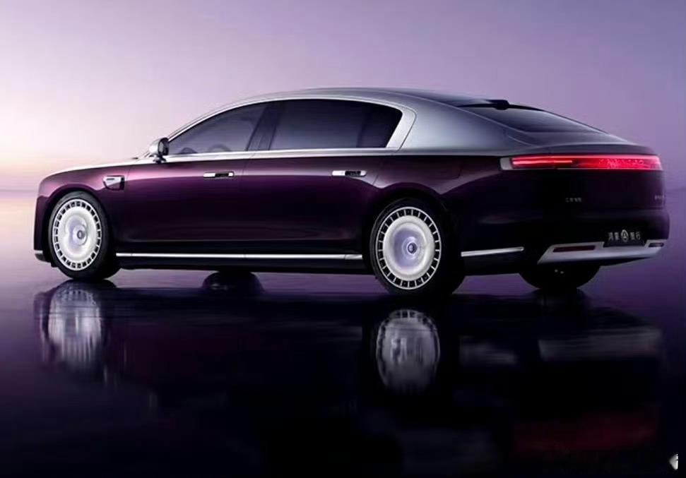 尊界s800外观官宣 就从C柱的造型和双色车身，集合了豪华车所有的特性，而且大饼