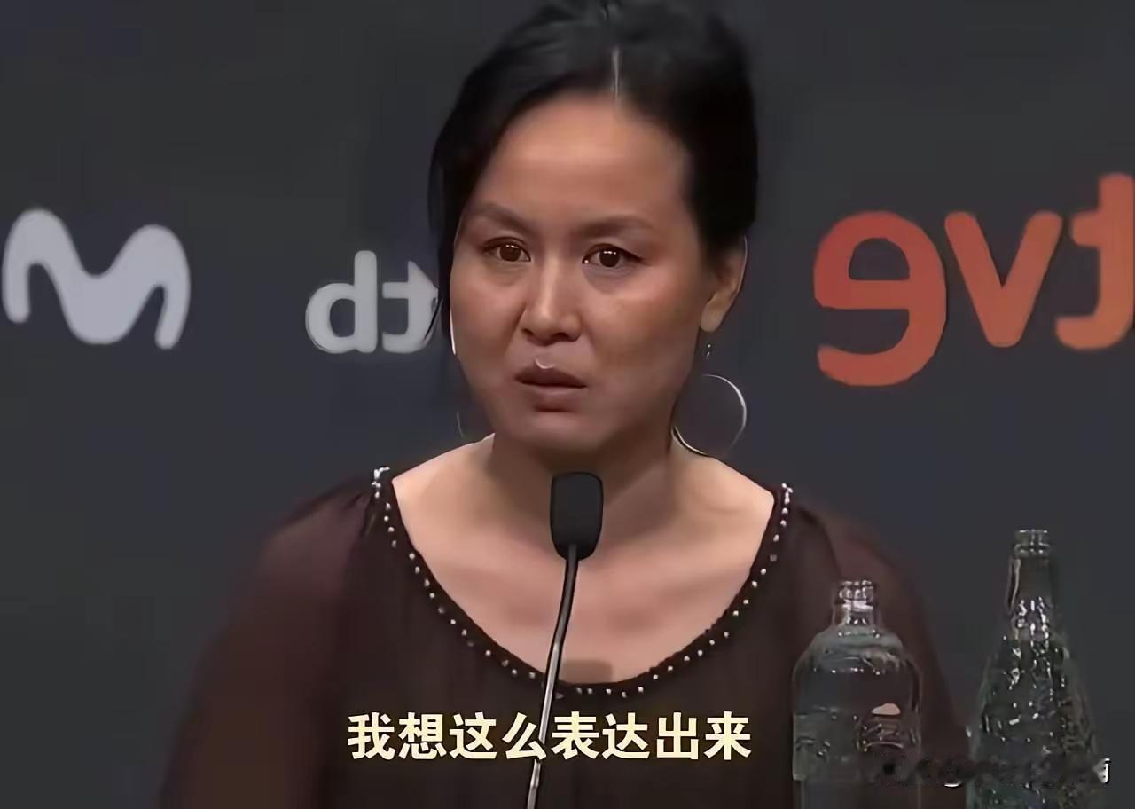电影《监狱来的妈妈》
在洋人评奖时，
它的英文片名是:
《Her Heart B
