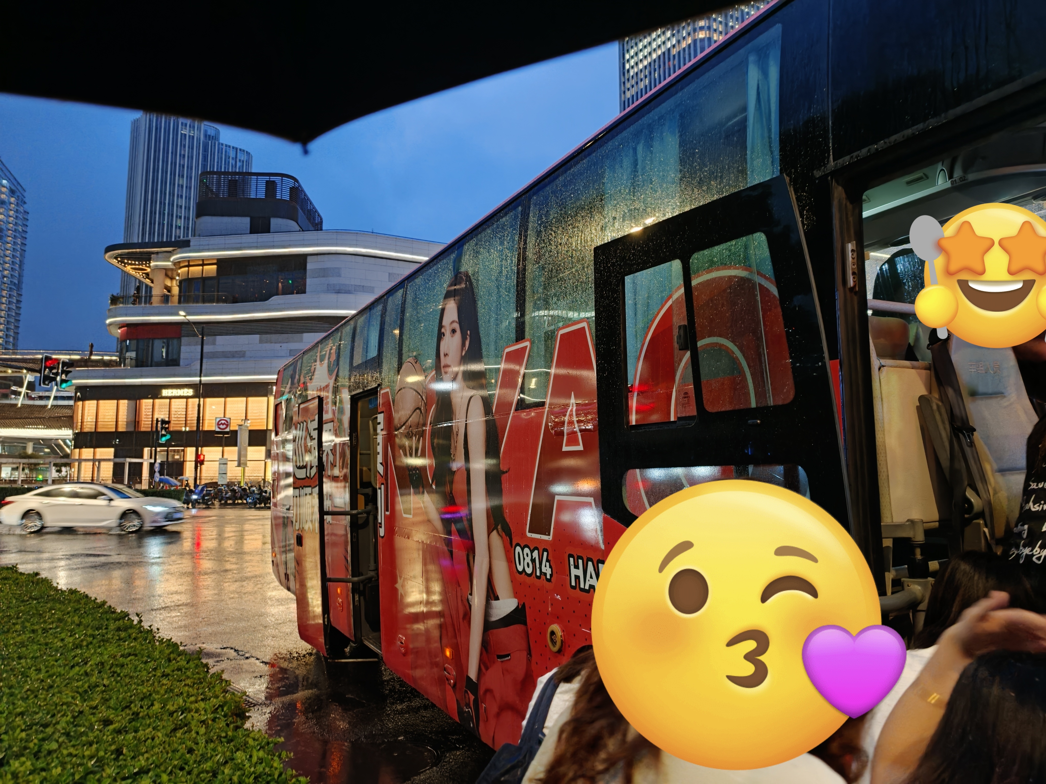 刚打到车准备走了就来了 差点错过