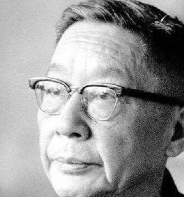 1966年8月24日，老舍投湖自尽于北京西城太平湖，在投湖自尽前，他特别舍不得自