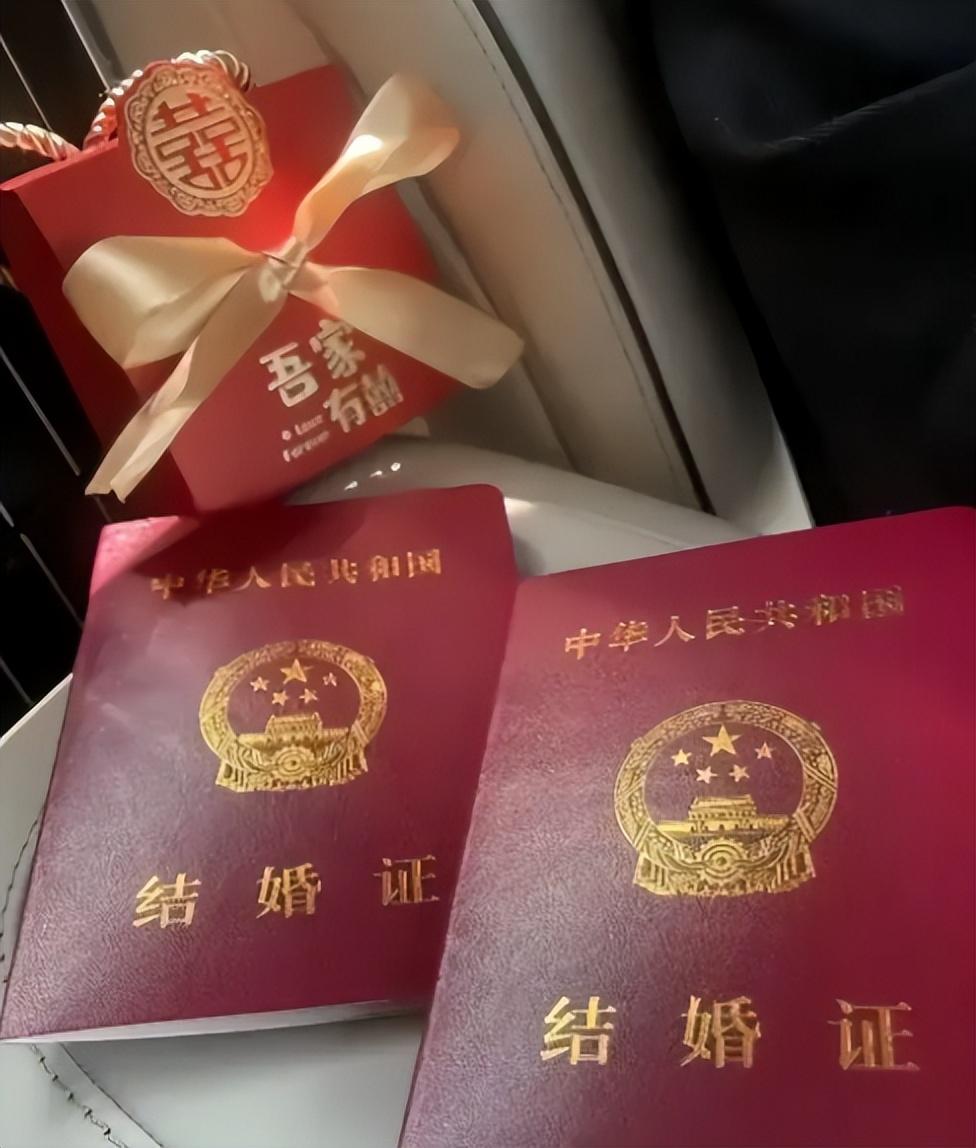 别骂年轻人不婚了，他们的选择藏着最清醒的现实考量

总有人说，年轻人不谈恋爱、不