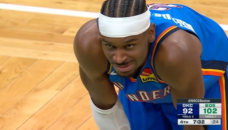 雷霆本赛季对阵马刺、凯尔特人和活塞2胜6负，打其球队55胜10负。雷霆vs凯尔特