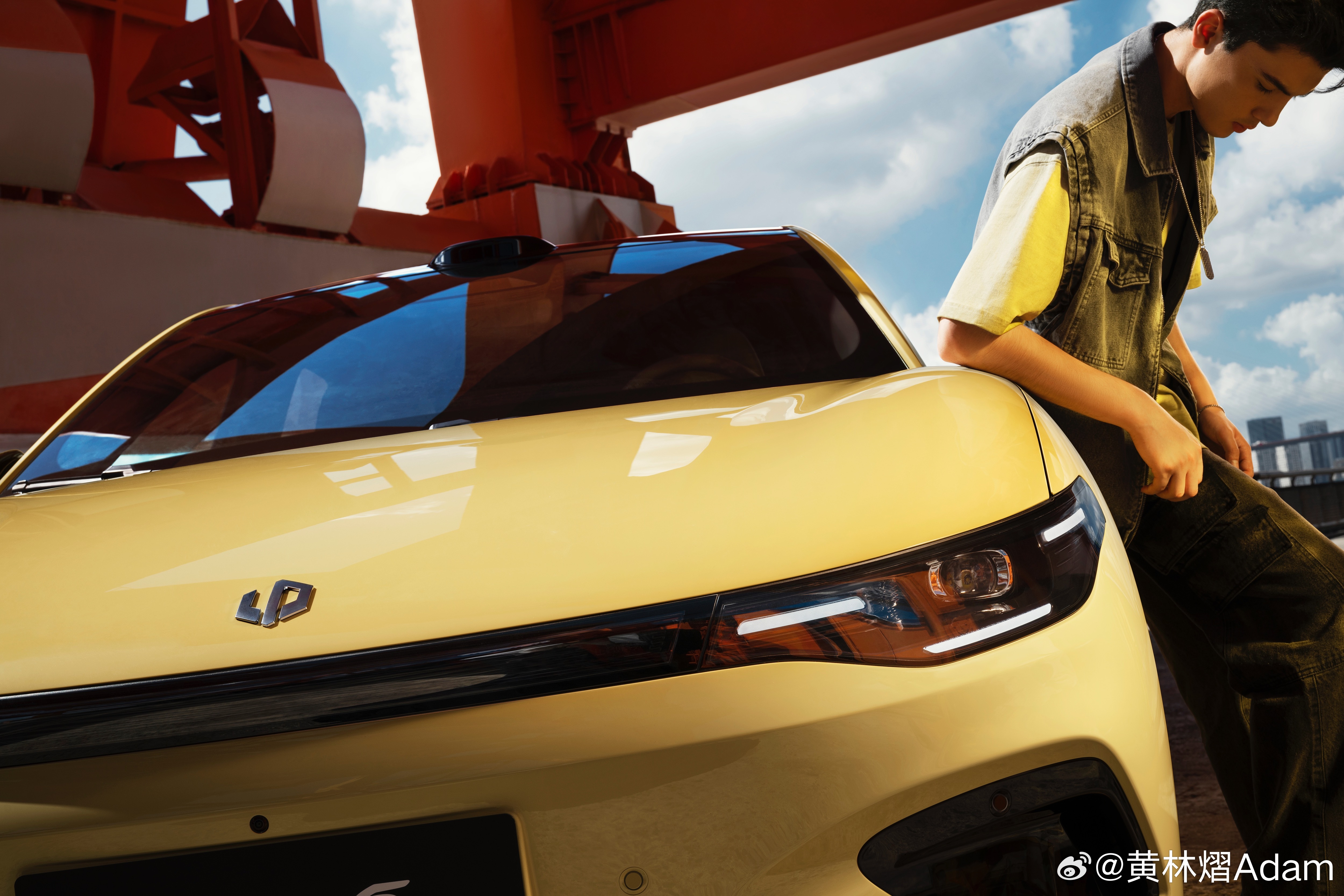 零跑最近挺活跃的，在竞争本来就激烈的 A0 级小车市场里，发布了全新的“小钢炮”