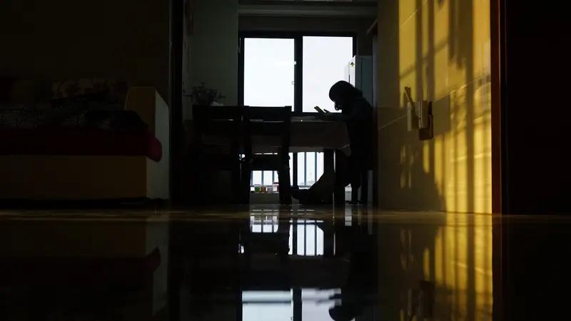独居女子被陌生男两度上门骚扰 独居女子被陌生男两度上门骚扰，这事儿太可怕了！想象