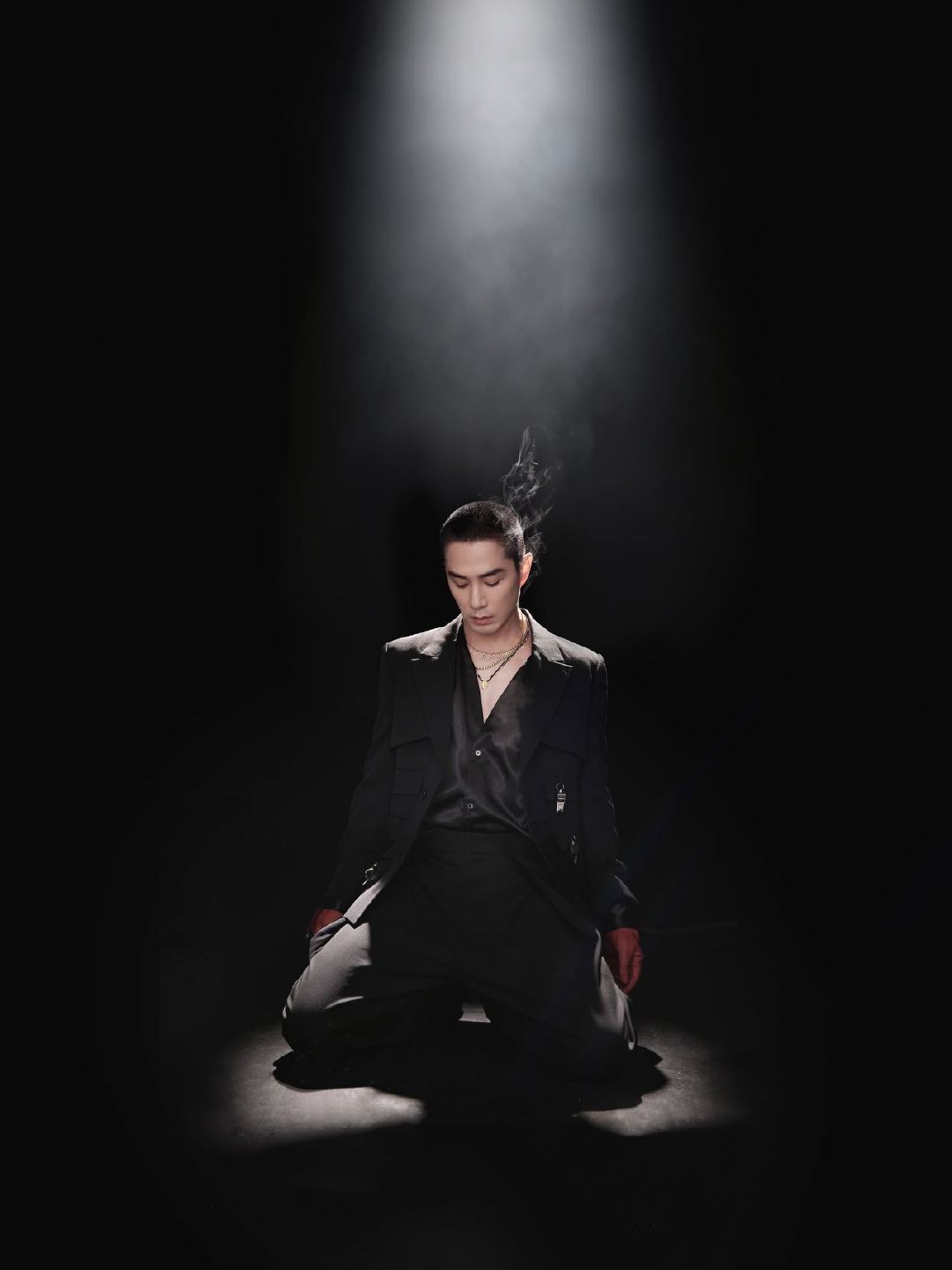 李承铉寸头 从温柔到硬朗，李承铉寸头一剃，气质大变样！这造型太适合他了，帅的让人