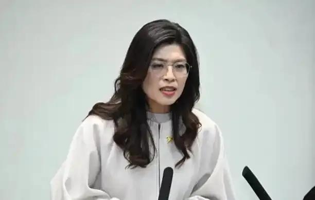 就在今天，中国国民党发表严重声明
6月5日，国民党严正痛批民进党当局软弱无能。5