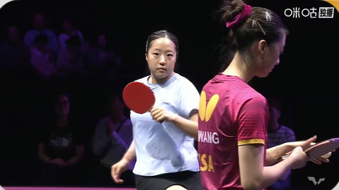 申裕斌🇰🇷轻松拿下两局了。
前两局申裕斌🇰🇷11-4，11-8领先王艾米