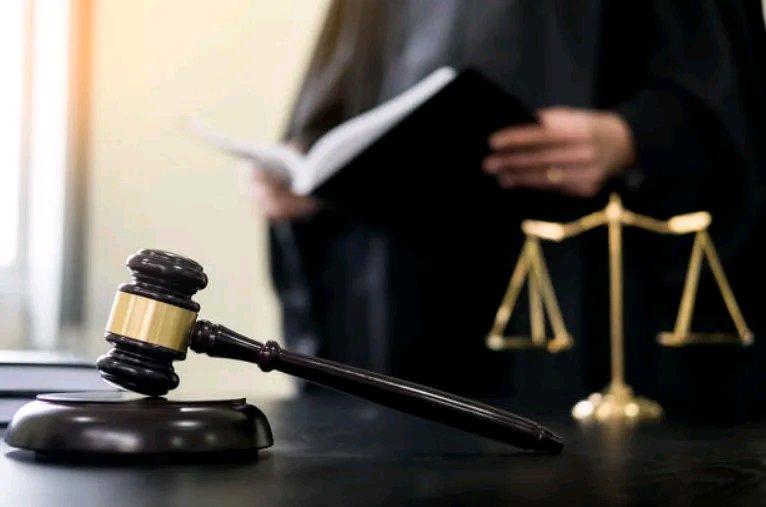 女子醉酒后见前男友和闺蜜同在厕所难以接受，坠楼致截瘫起诉多方索赔 判了近日，这起