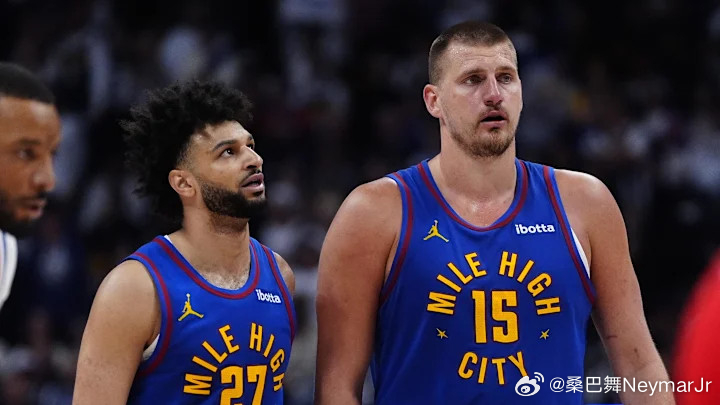 306比赛很可能呈现一边倒的局面。马刺凭借强大的整体实力和进攻火力，从开场就能迅