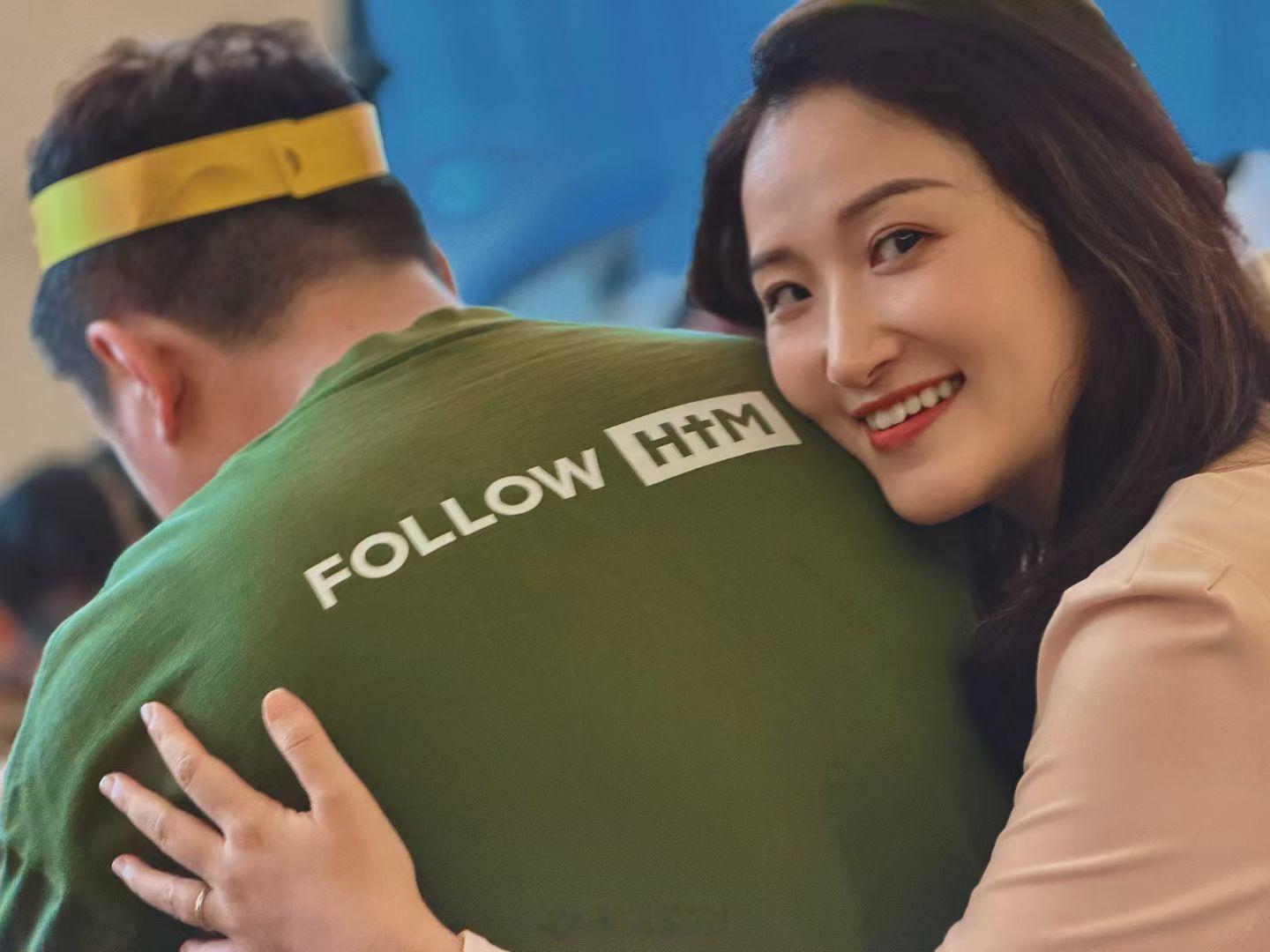 每周家庭相聚日又赶上了生日，最近家里快变花店，pinkie生日快乐🎂～宋大厨一