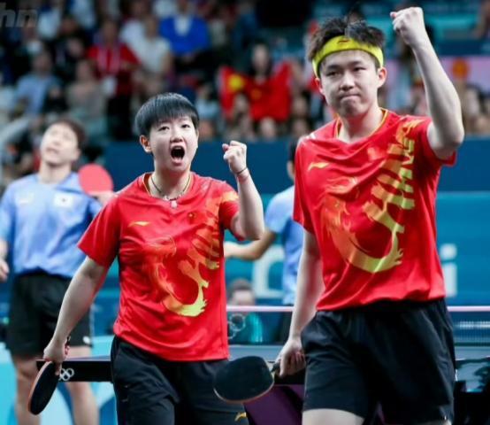 今天7月30日，央妈又在力捧莎头了！
 
还记得这两个“热血笨蛋”，
 
在去年