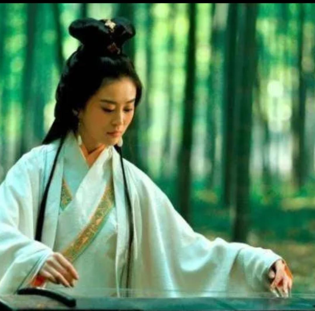 才女蔡文姬：被匈奴王霸占12年，屈辱生二子后，又被曹操重金赎回

公元207年，