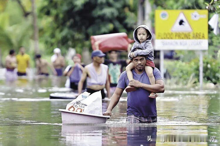 菲律宾一周两次遭遇台风重创，近百万民众紧急疏散，奇怪的是居然没看到国际社会的救援