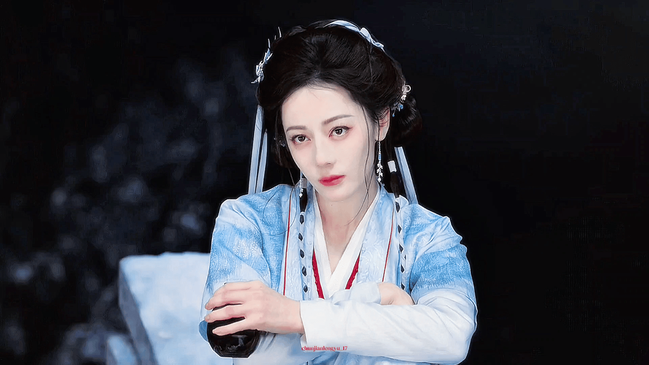 拿迪丽热巴当箭靶子使 迪丽热巴在剧中的表现太惊艳了！贺思慕前期被当作箭靶子，她用