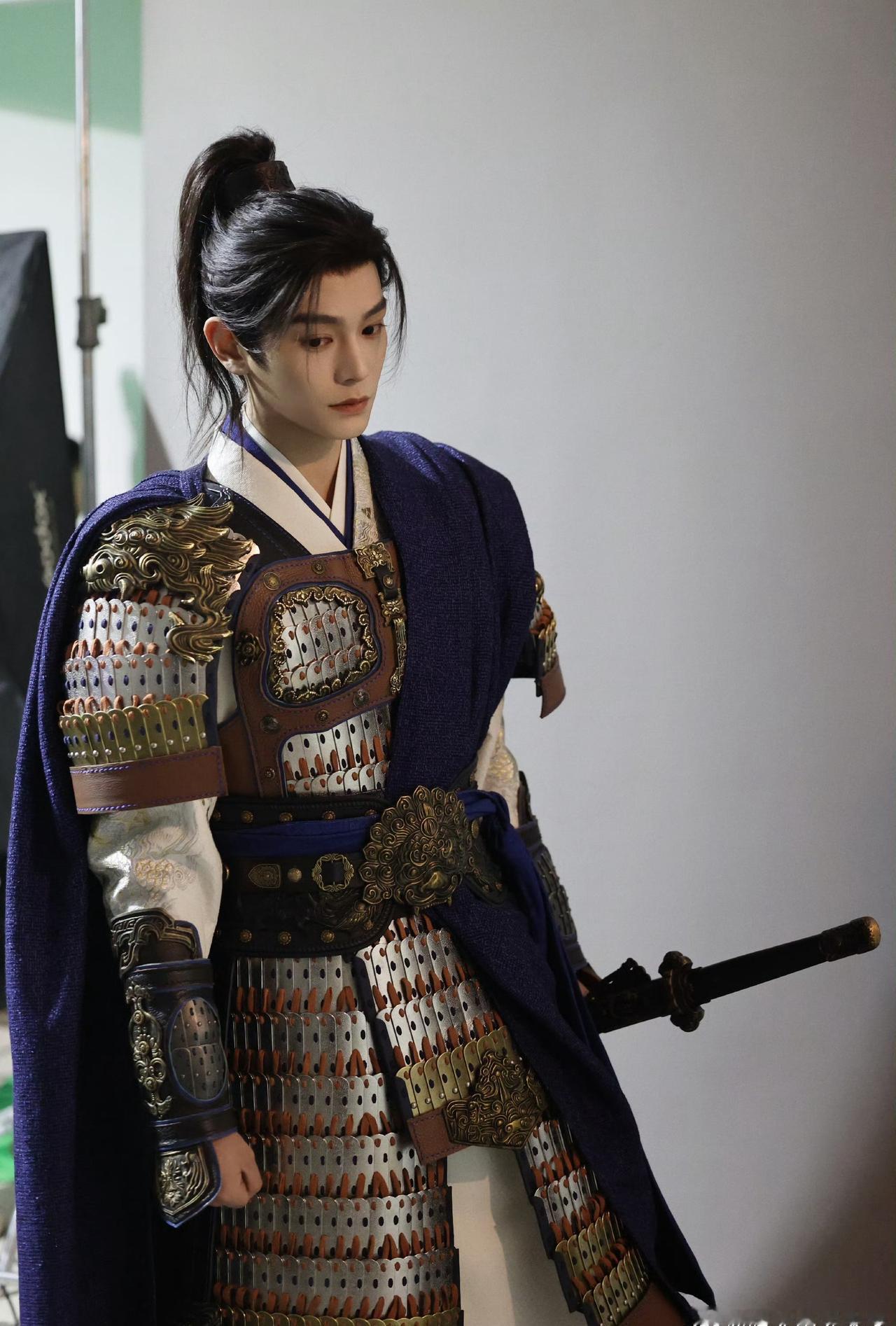 💚﻿丁禹兮司宫令 

赵皑此生策马纵横，一路夜风荏苒，衣袂翩翩，马蹄声却始终轻