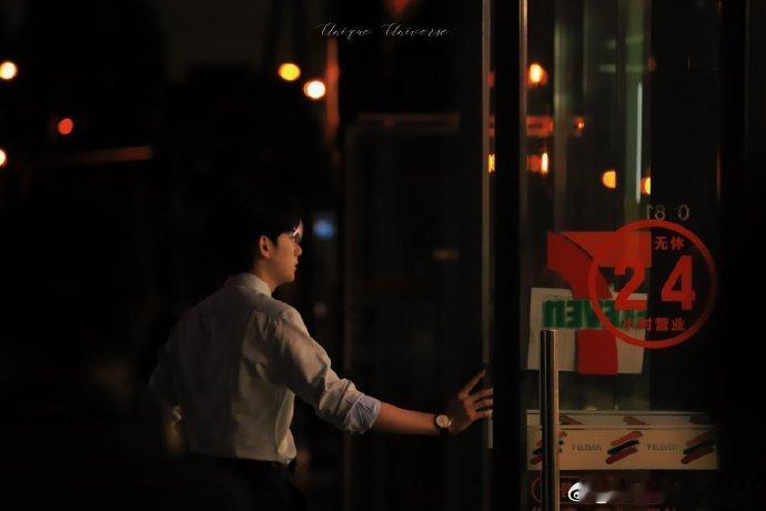 胡先煦的九年成长之路太励志啦！从《小别离》里的懵懂少年，到《即刻上场》中西装革履