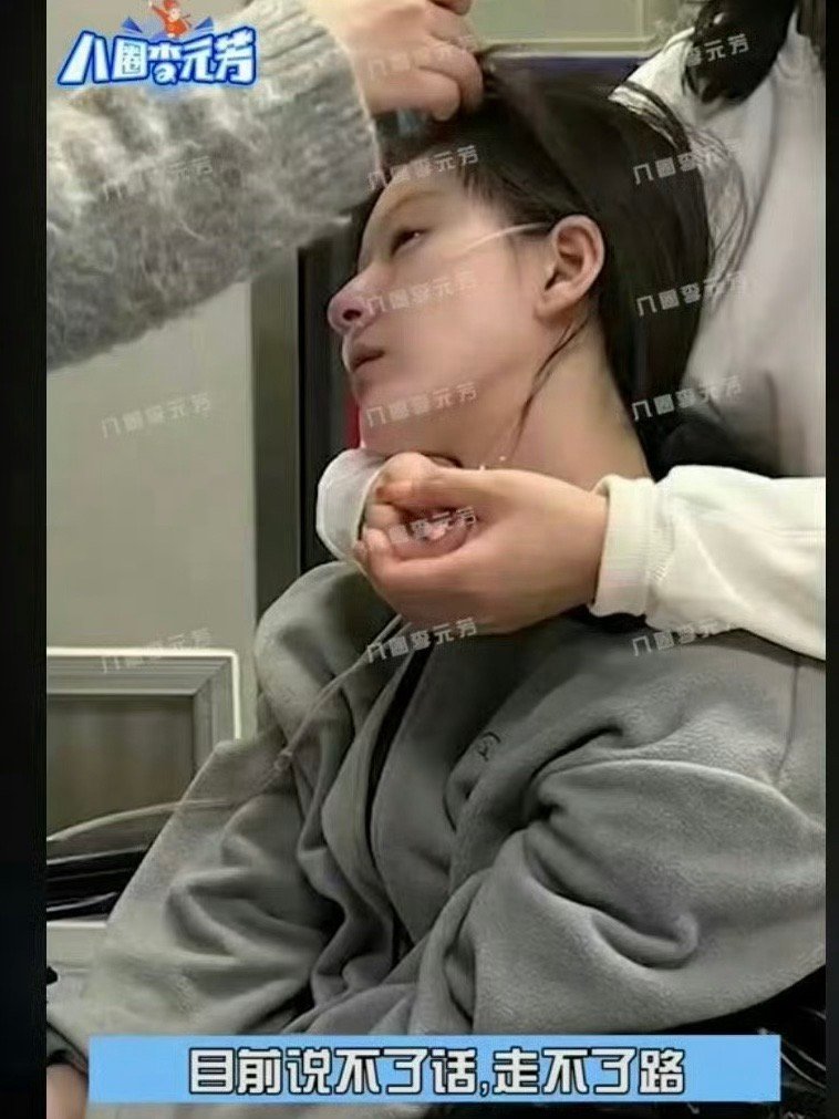 赵露思生病很严重  |  赵露思全年无休 看到赵露思路透视频，天啊，也太瘦了，明