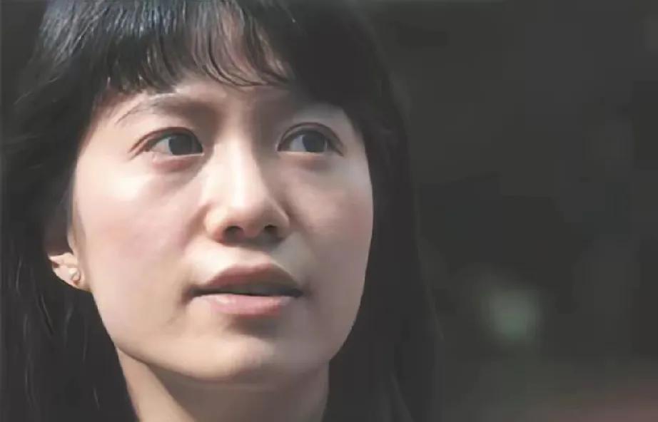请以爱之名，善待翁帆

    杨老辞世，留下翁帆独自面对漫漫余生。她失去的，不