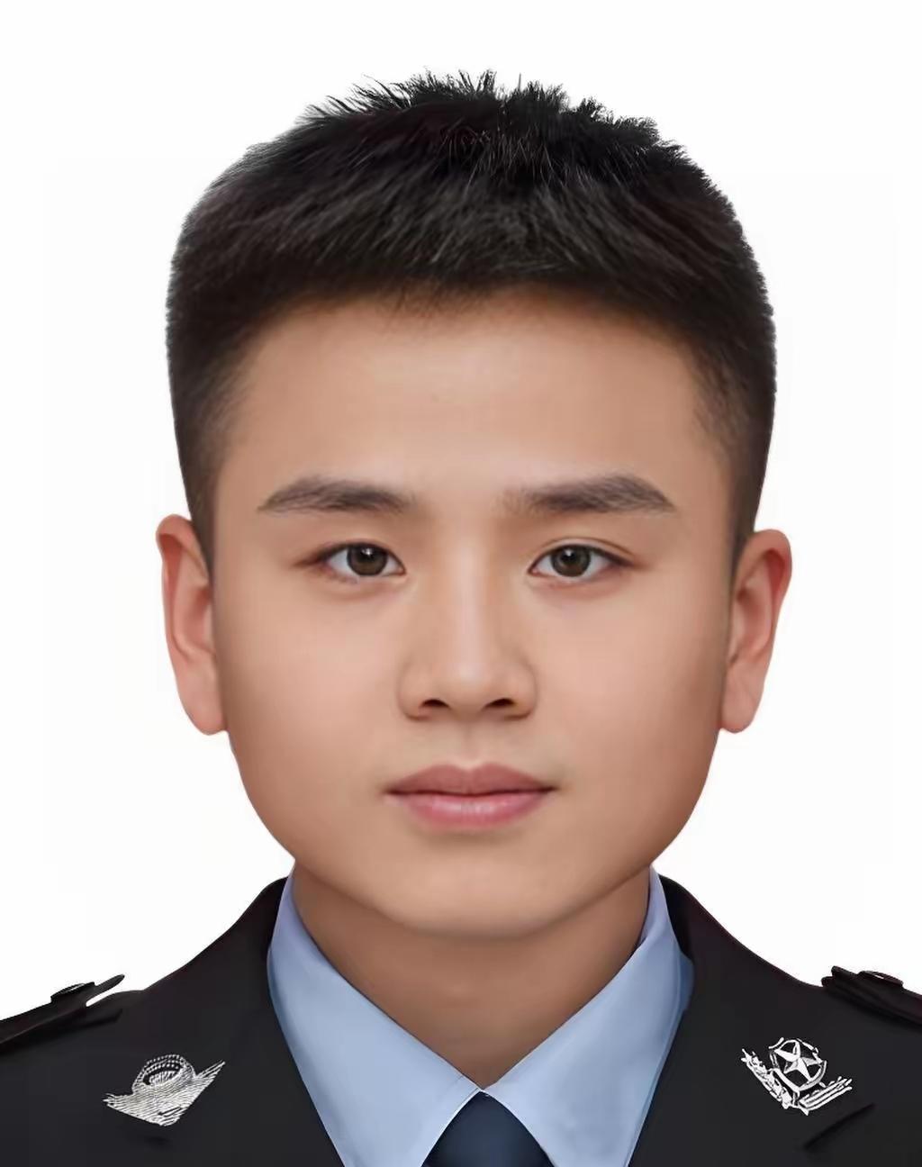 姜铭，1997年10月出生，男，汉族，生前系黑龙江省齐齐哈尔市公安局龙江县公安局