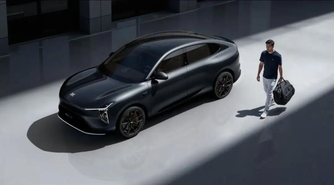 2022年——智己汽车卖了4811台
2023年——智己汽车卖了38253台
2