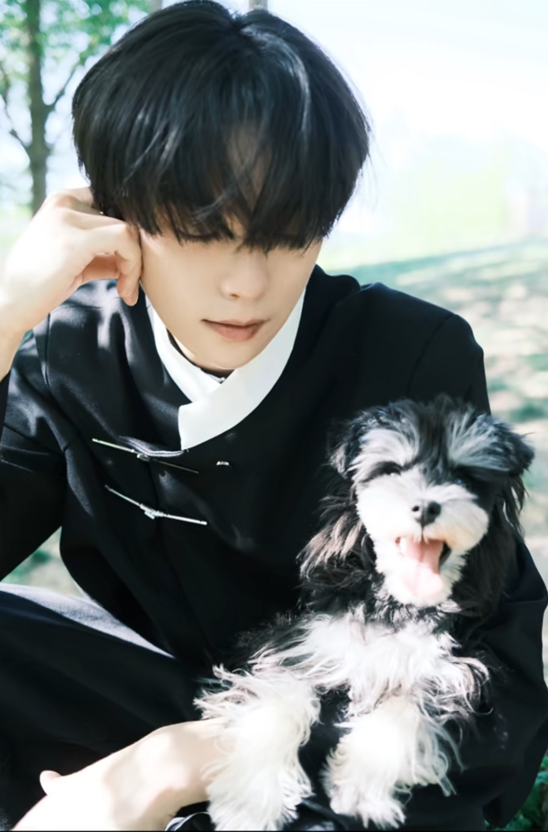 肖宇梁小梁 真的很喜欢小动物贴贴呀🐱🐶~ 