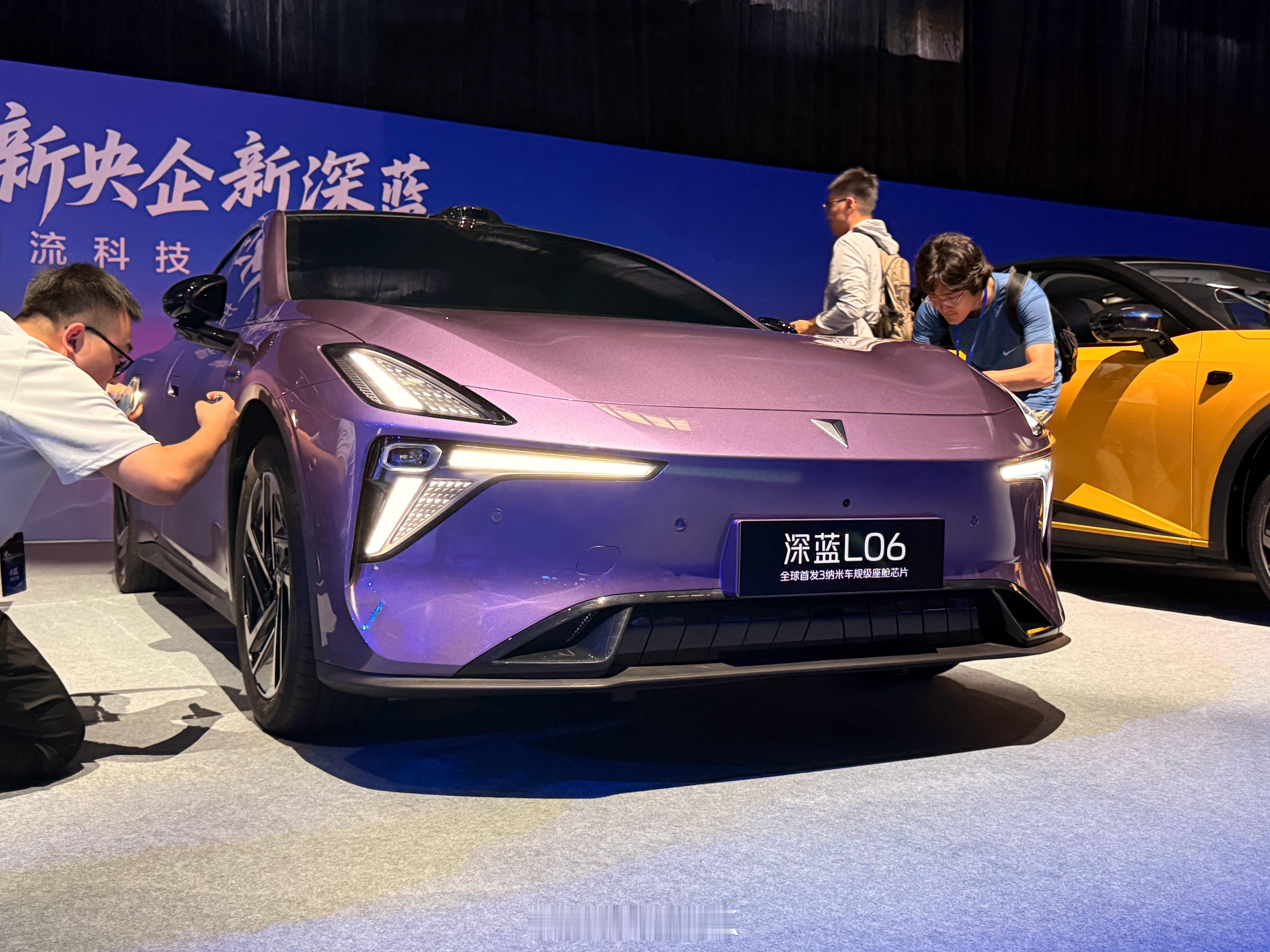 深蓝L06是长安重磅打造的一款车，它恰恰是性能很强、底盘还配上了非常好的磁流变悬