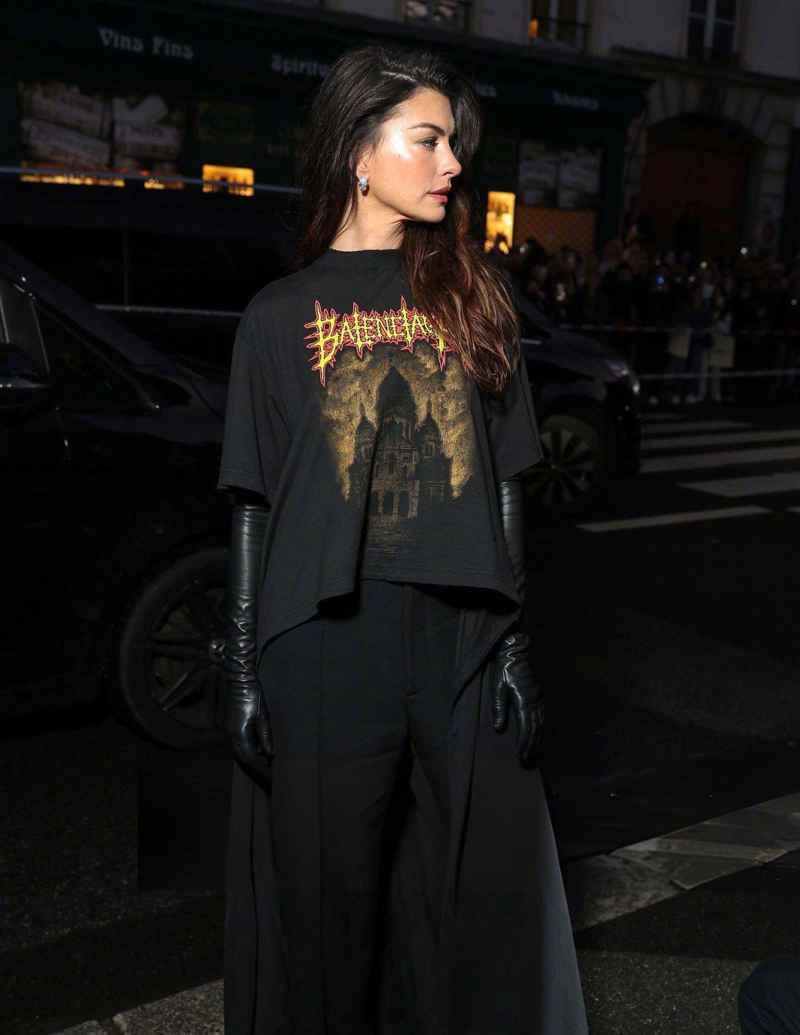 电影[超话]FashionNightOut Cool！😎安妮·海瑟薇安妮海瑟薇