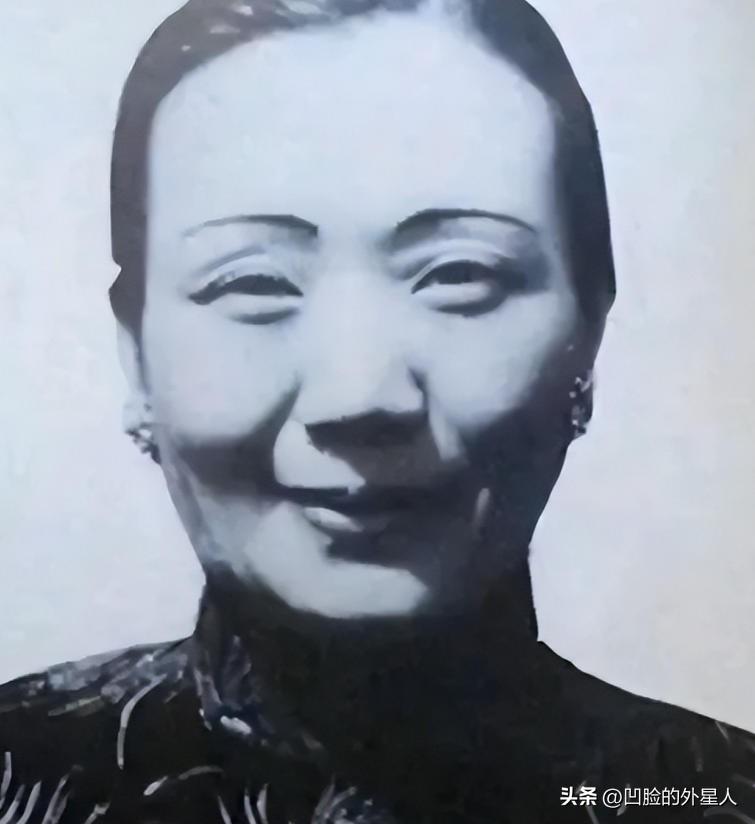 1879年，浙江巡抚谭钟麟喝多了，看府上丫鬟李氏身材婀娜，一时兴起抱回房，事后竟