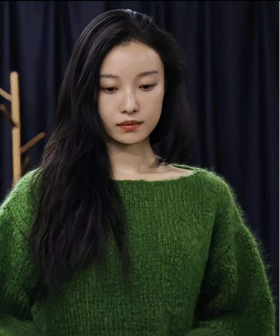 张艺谋曾给20岁的倪妮一份“三年契约”：封闭训练，别谈恋爱，只为《金陵十三钗》里