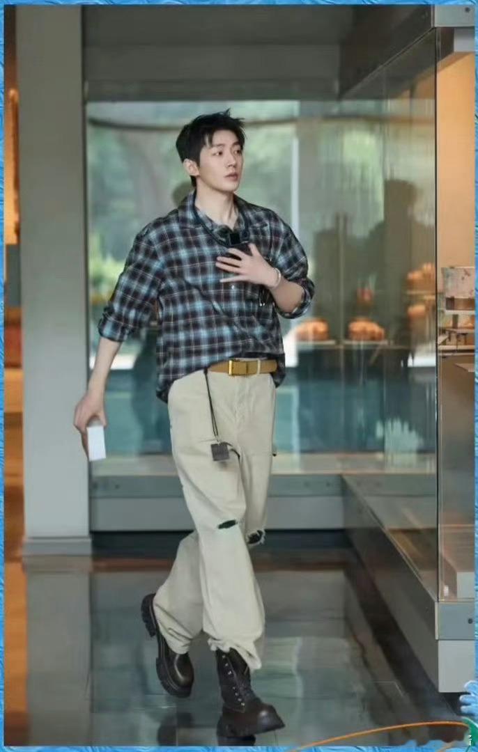 王可要是有邓为一半大胆就好了邓为王可大胆哥胆小妹谁懂啊！嘴上疯狂壮胆的王可，看到