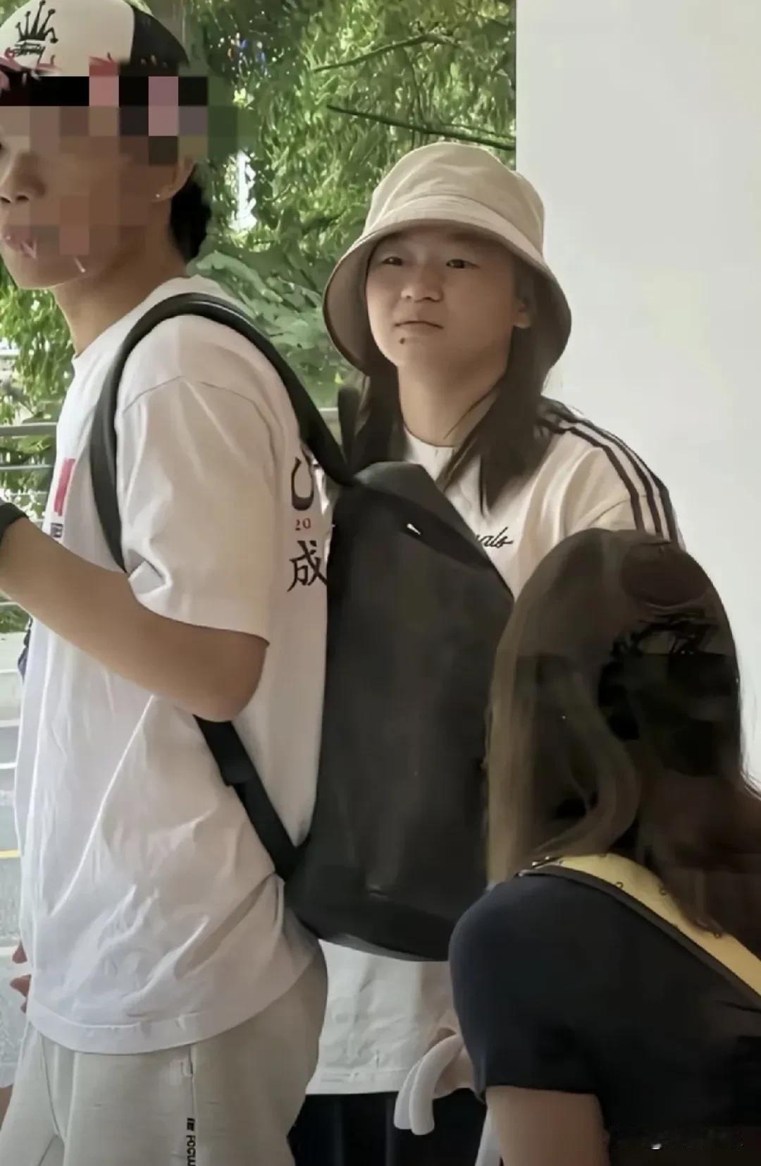 “好久不见，甚是想念”——这句话用在许久未露面的全红婵身上，再合适不过了。

6