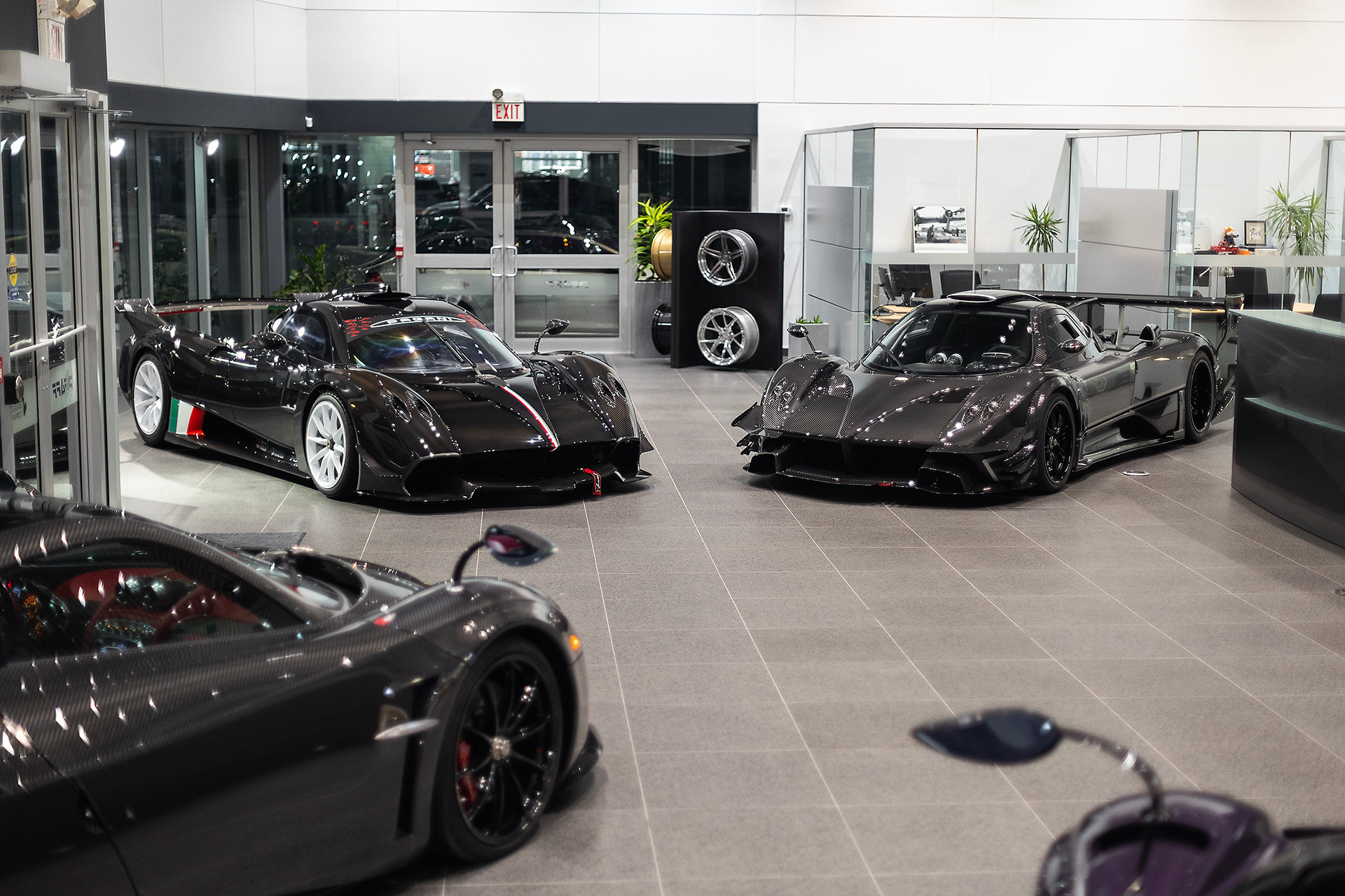 Pagani 帕加尼帕加尼zonda帕加尼huayra 帕加尼4S店你逛过吗？ 