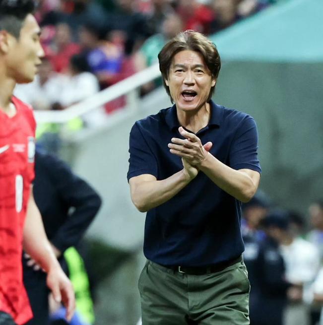 一片哗然！韩国主教练被曝光已经不敢回国。
 
随着韩国队正式告别世界杯、时隔8年