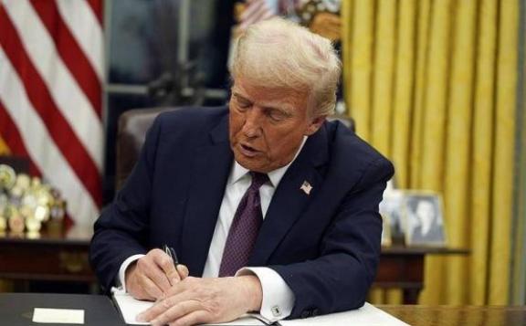 日本不相信，中国敢在日本侵略中国之时，立即核打击日本本土的原因是，日本认为如果中