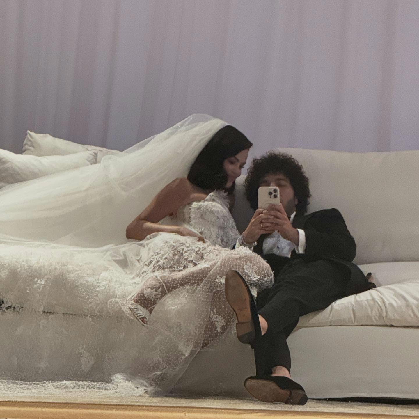 赛琳娜婚纱照赛琳娜婚礼赛琳娜Selena Gomez和Benny Blanco新