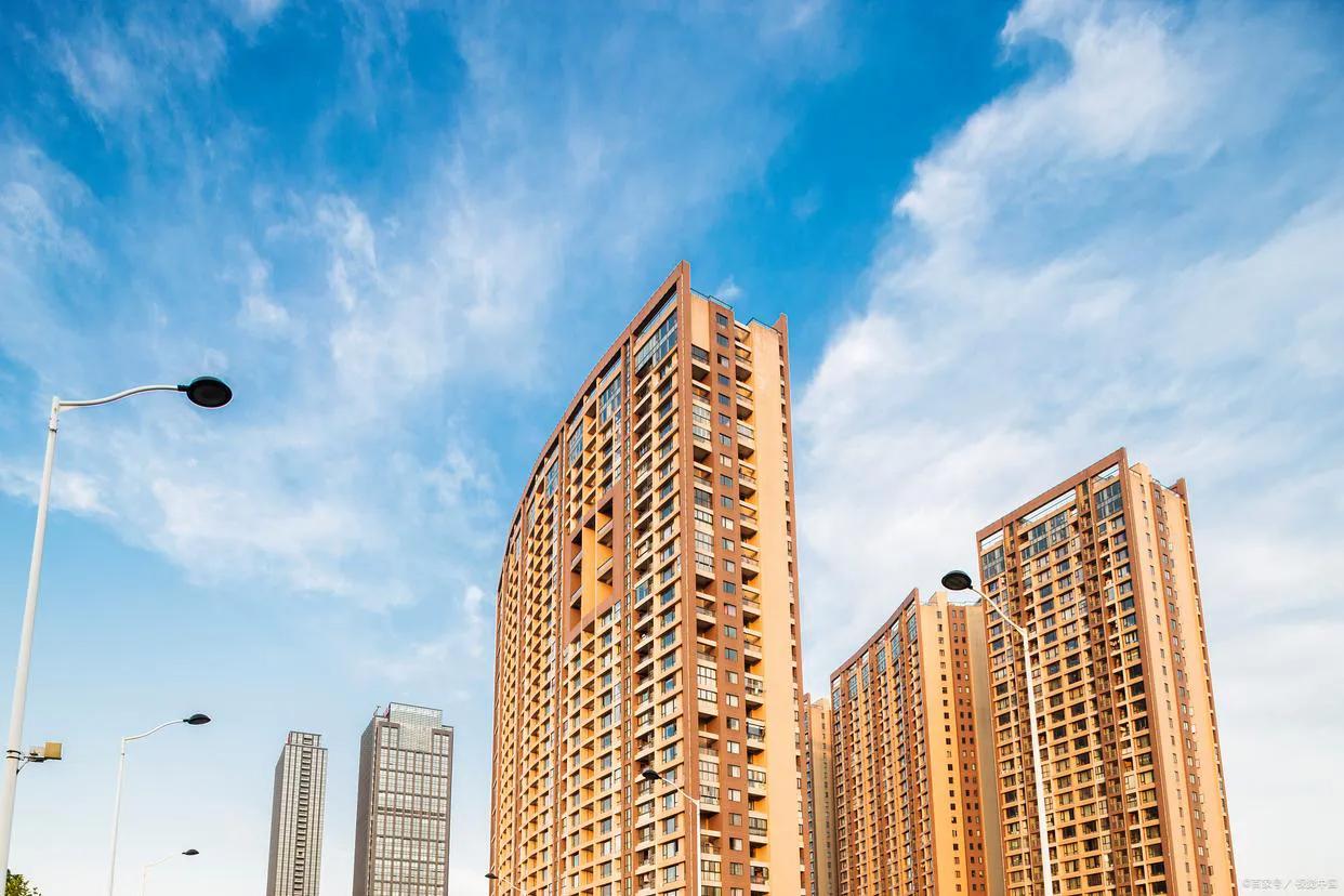 “到2025年底，房地产跌幅将达到24%或35%！近期，有关楼市的信息量有点大！