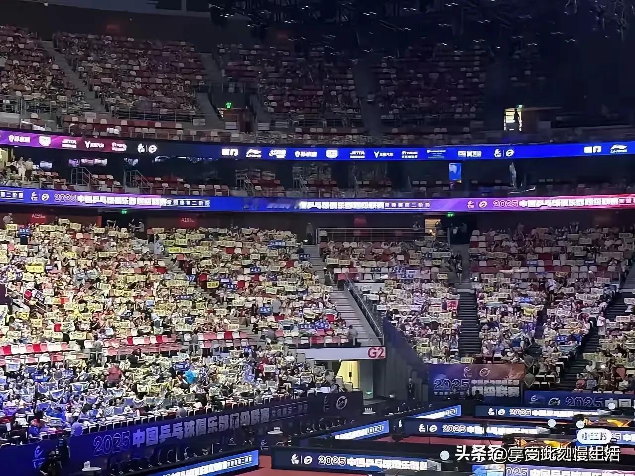昨天乒超第二阶段收官，小胖退场时球迷集体呐喊“小胖德甲见！”这场面非常震撼，乒超