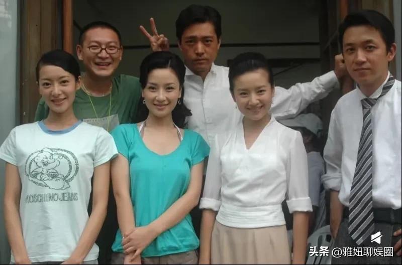 洁在年轻时候拍《红衣坊》时候还是很美丽动人的，据说她和潘粤明就是这一部戏定情的。