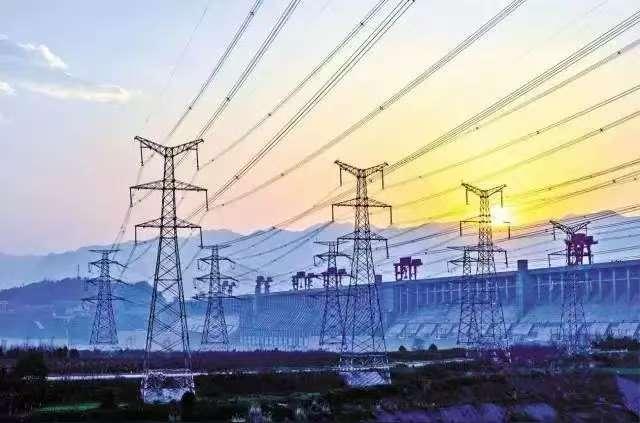 10万亿度电！中国成为人类历史上首个“电力王国”
 
近期刷屏的“10万亿”，让