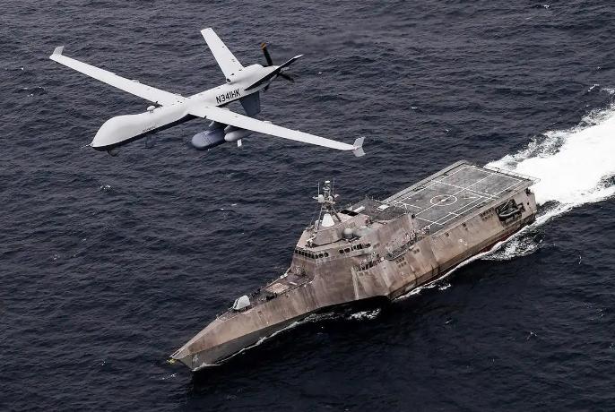 美军天价无人机“人鱼海神”凭空消失了。

4月9日，波斯湾上空出了件怪事，一架美