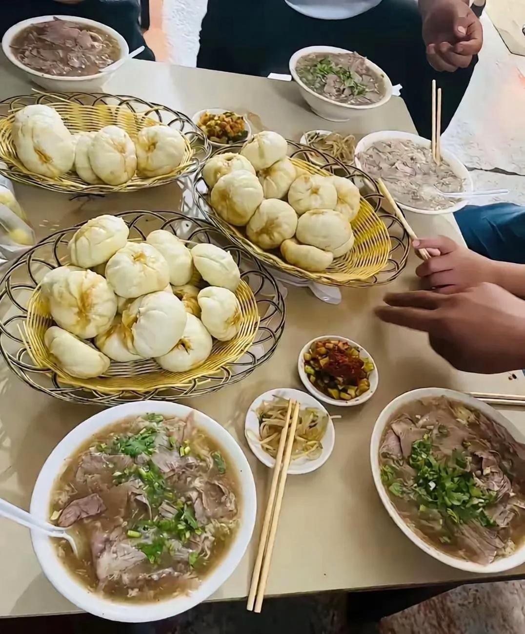 看看东北的菜量